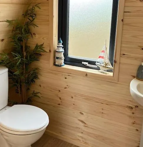 Plumgrove Pod Easkey 斯莱戈